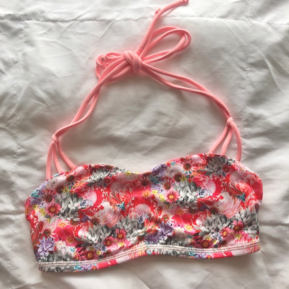 Floral Lululemon EUC Sports Bra
